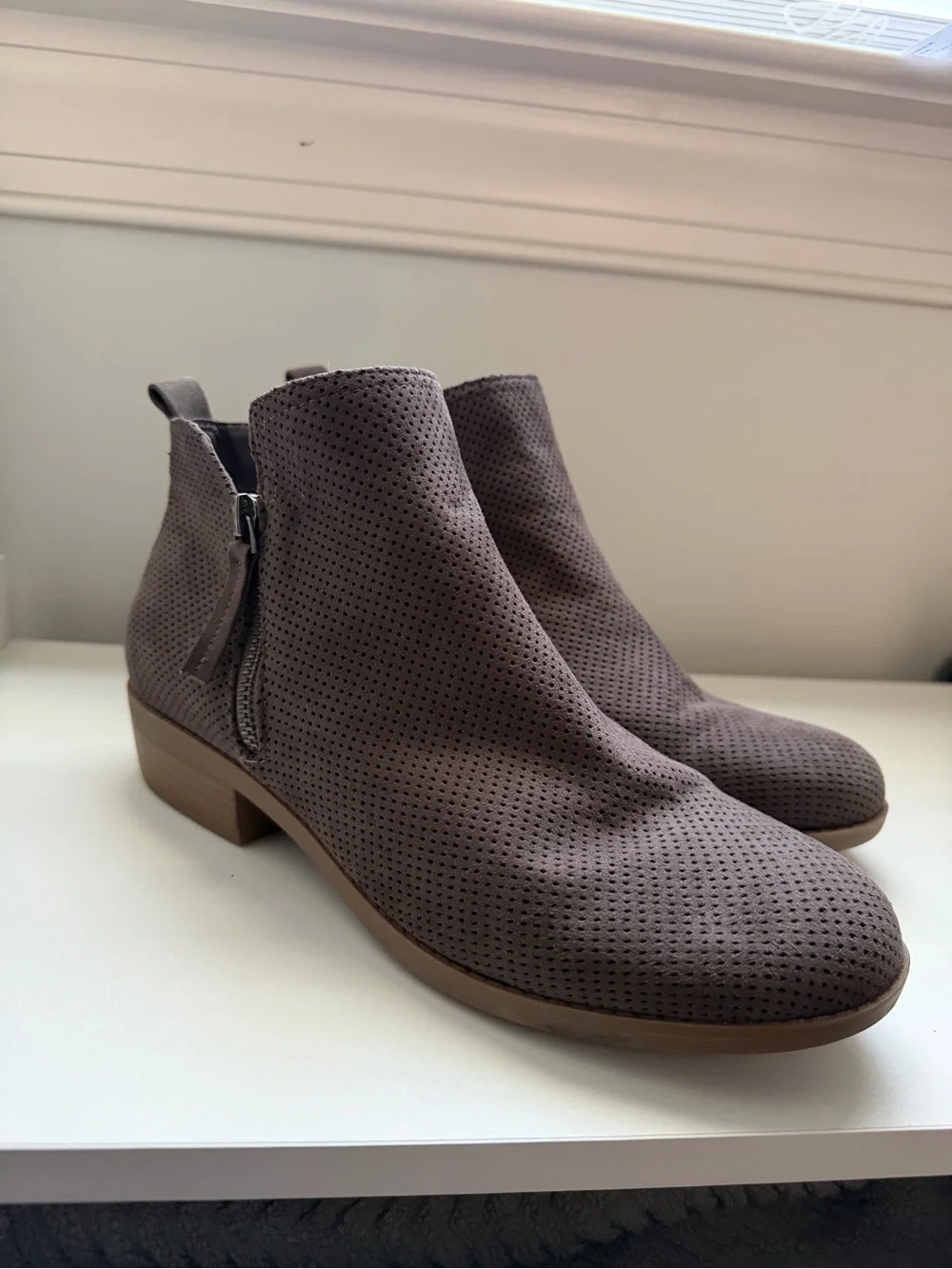 Universal Thread Women's Taupe Suede Ankle Boots - 8.5